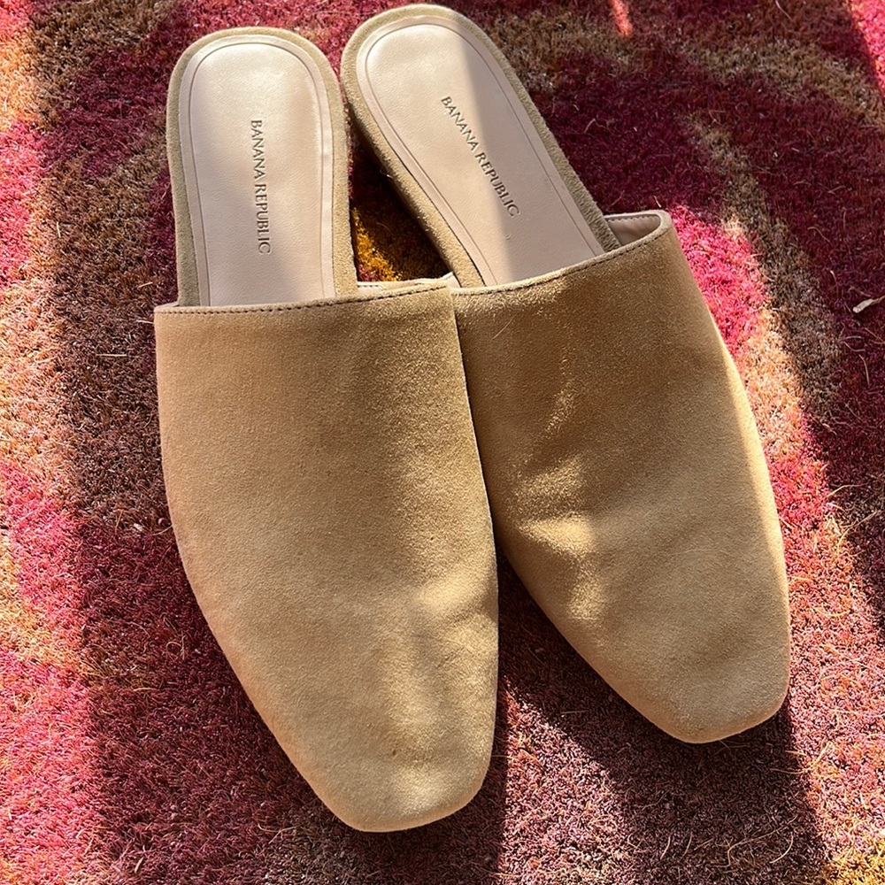 Banana republic camel suede mule slides 8